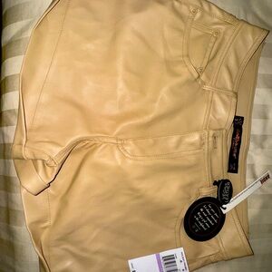 Vegan Leather short